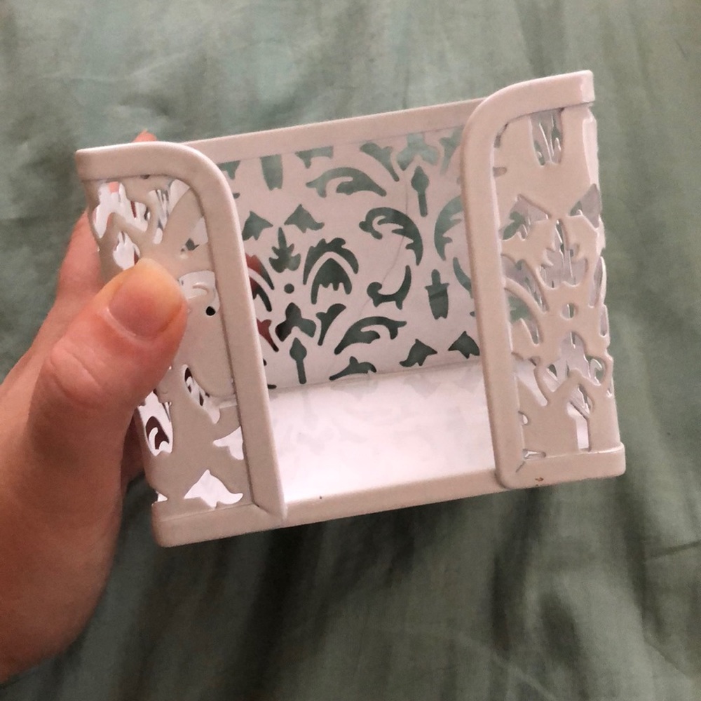 Post-it note holder